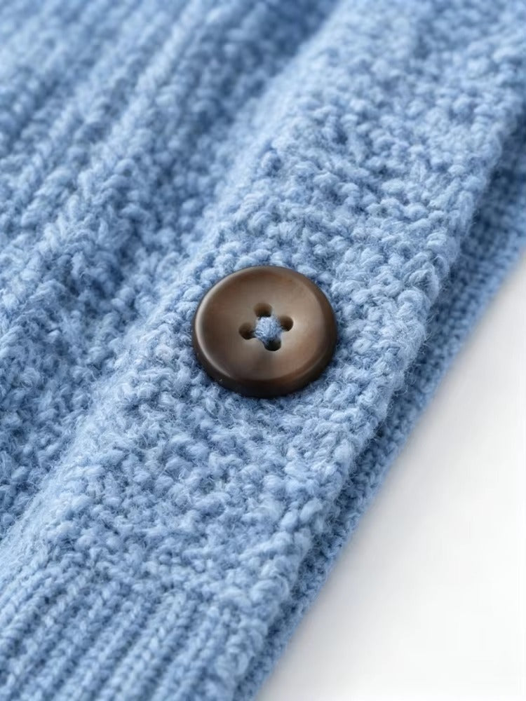 Cardigan Donna Morbido con Bottoni – Eleganza Rilassata per Ogni Giorno – Azzurra