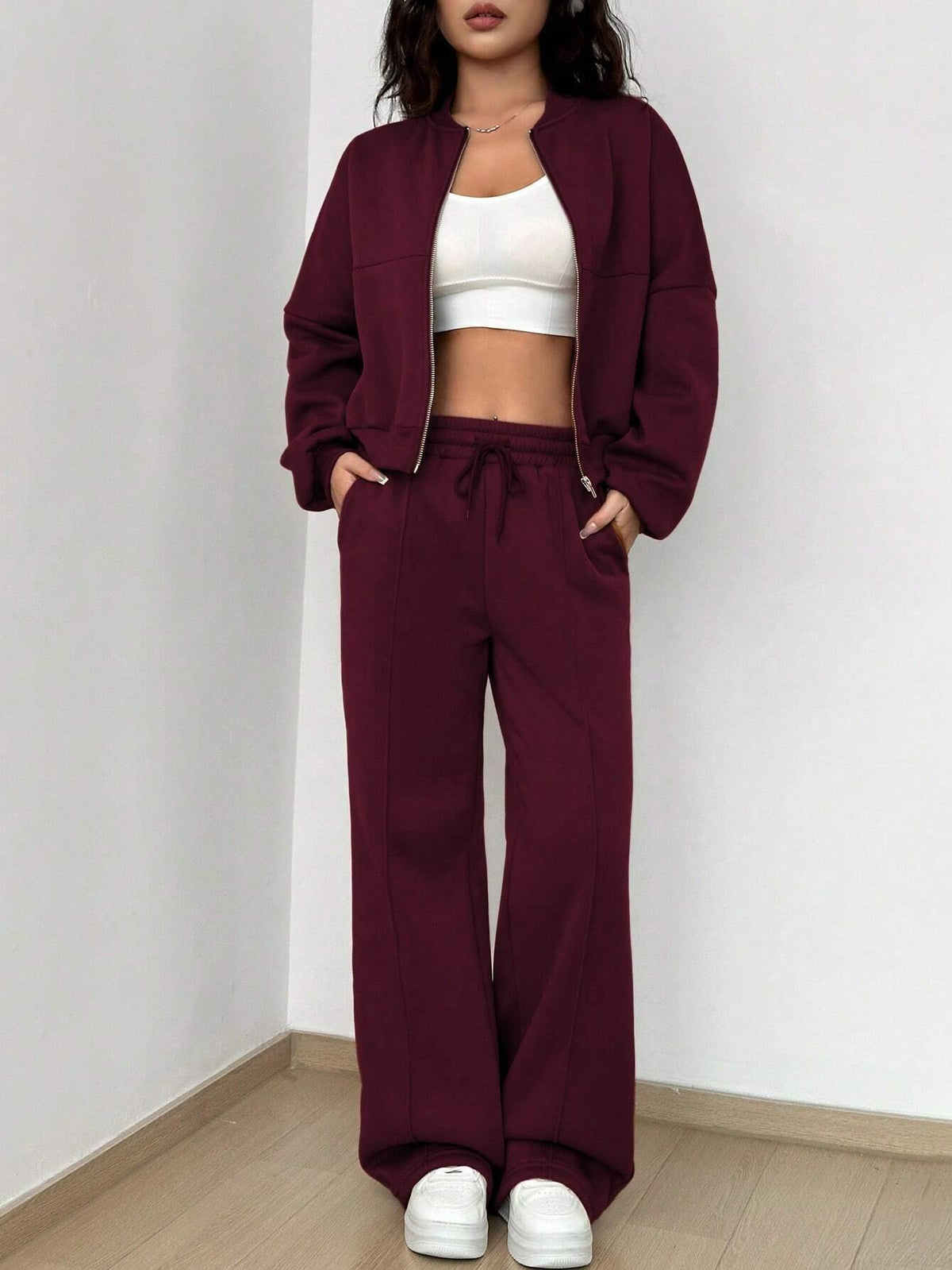 Completo Donna con Felpa con Zip e Pantaloni a Gamba Larga – Linee Strutturate e Comfort – Diana