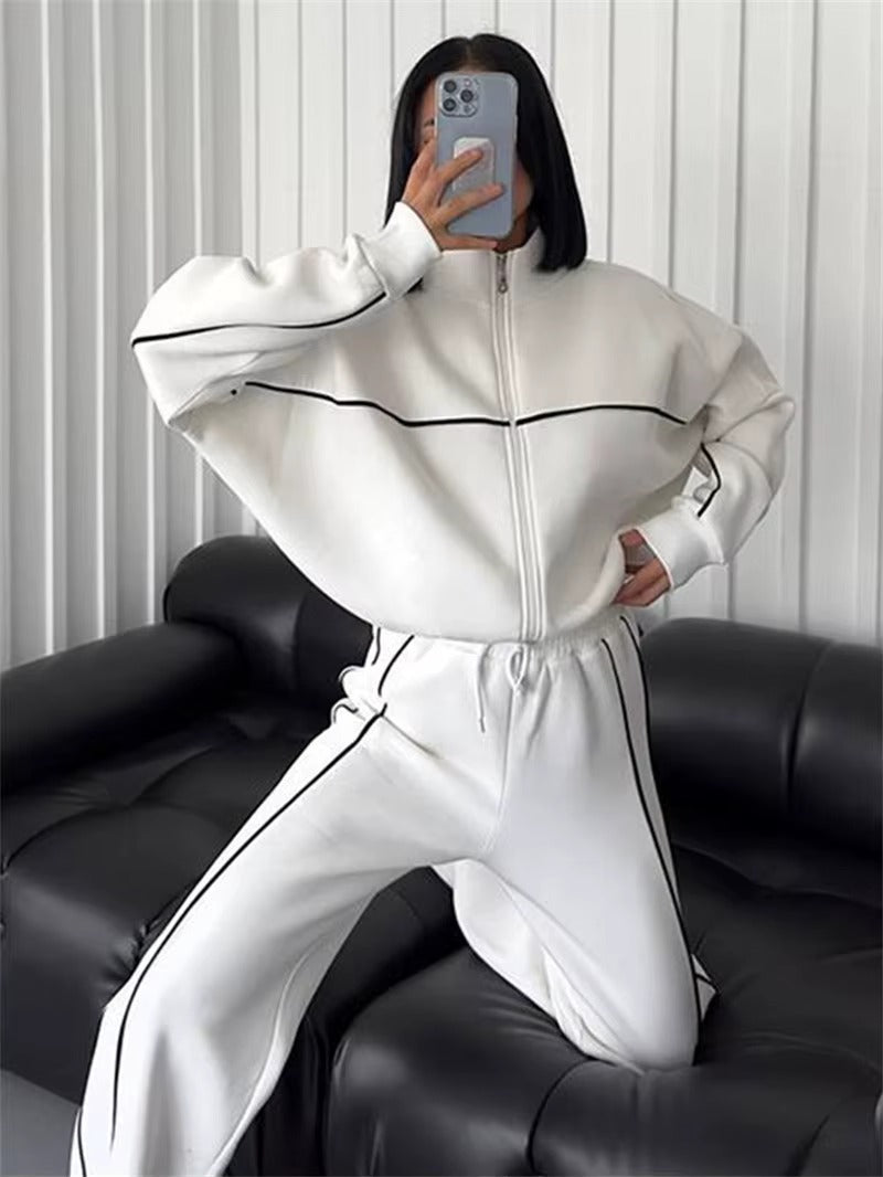 Completo Donna Sportivo con Felpa con Zip e Pantaloni a Gamba Larga – Comfort e Stile Athleisure – Chiara