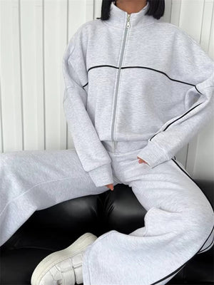 Completo Donna Sportivo con Felpa con Zip e Pantaloni a Gamba Larga – Comfort e Stile Athleisure – Chiara