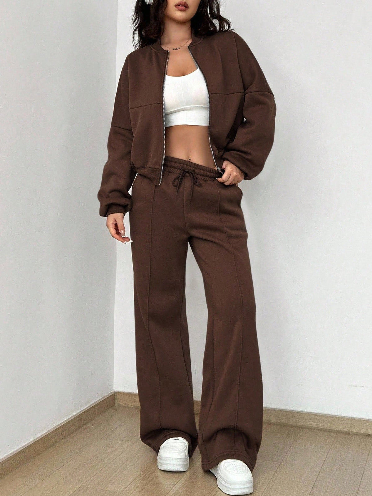 Completo Donna con Felpa con Zip e Pantaloni a Gamba Larga – Linee Strutturate e Comfort – Diana