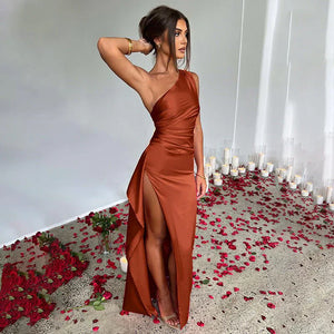 Vestito Lungo Elegante Satinato con Spacco