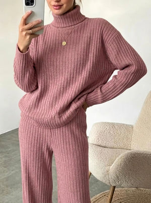 Completo Donna in Maglia a Coste con Dolcevita e Pantaloni Coordinati – Calore e Comfort – Marta