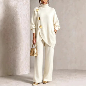 Completo Donna in Maglia con Dolcevita Asimmetrico e Pantaloni a Gamba Larga – Eleganza con Dettagli Dorati – Francesca