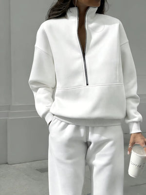 Completo Donna con Felpa Mezza Zip e Pantaloni Jogger – Calore Morbido e Comfort Quotidiano – Emilia