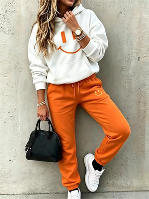 Completo Donna con Felpa con Cappuccio e Pantaloni Jogger – Design Smile e Comfort Casual – Allegra