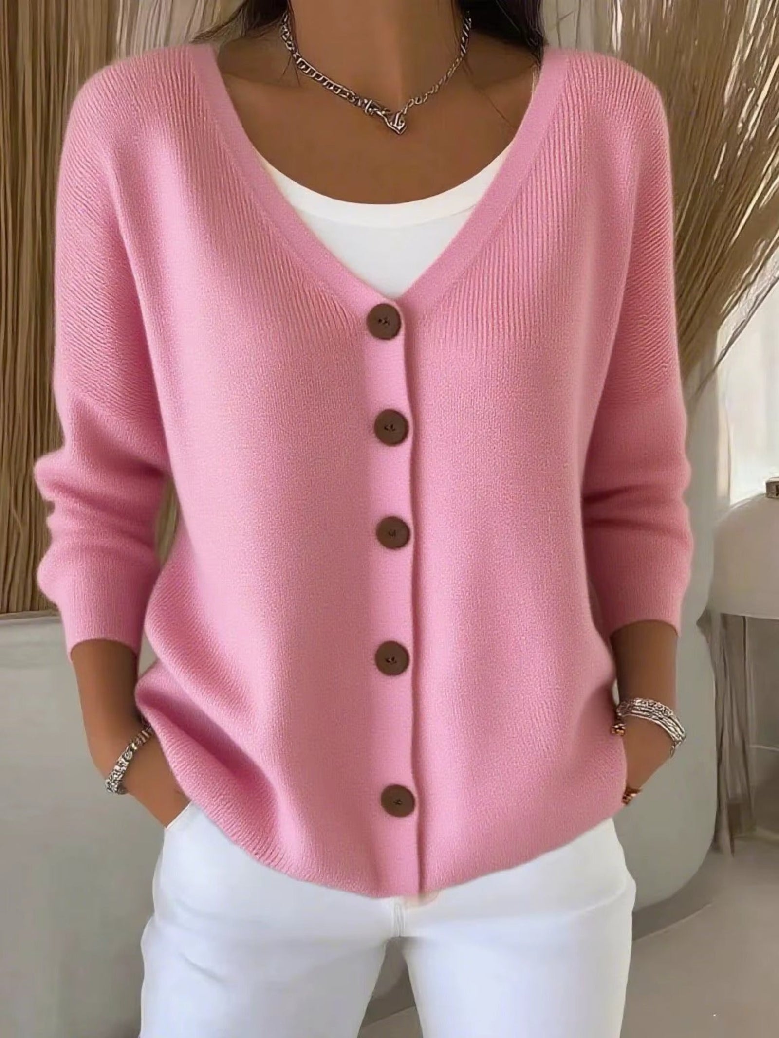 Cardigan Donna Morbido con Scollo a V – Semplice Eleganza per Ogni Giorno – Daniela