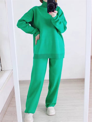 Completo Donna in Maglia con Dolcevita e Pantaloni a Gamba Larga – Morbidezza ed Eleganza Minimal – Martina