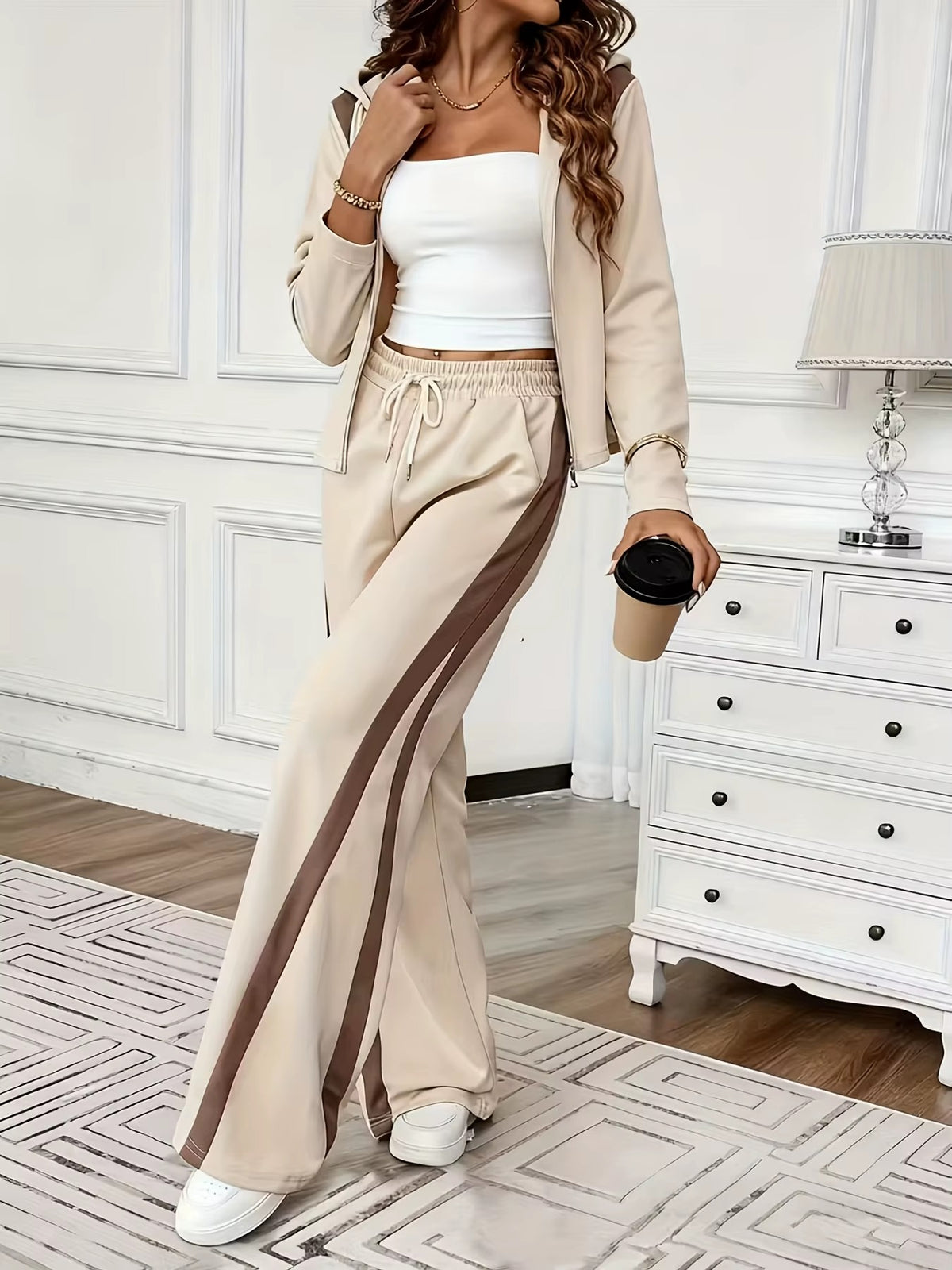 Completo Donna con Felpa con Cappuccio e Pantaloni a Gamba Larga – Dettagli a Contrasto e Comfort – Giorgia