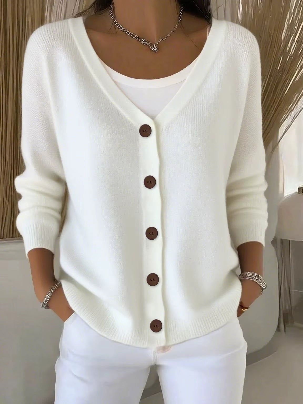 Cardigan Donna Morbido con Scollo a V – Semplice Eleganza per Ogni Giorno – Daniela