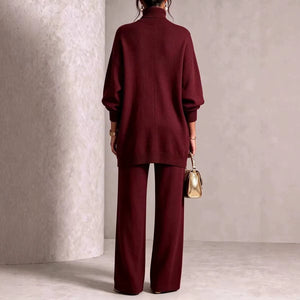 Completo Donna in Maglia con Dolcevita Asimmetrico e Pantaloni a Gamba Larga – Eleganza con Dettagli Dorati – Francesca
