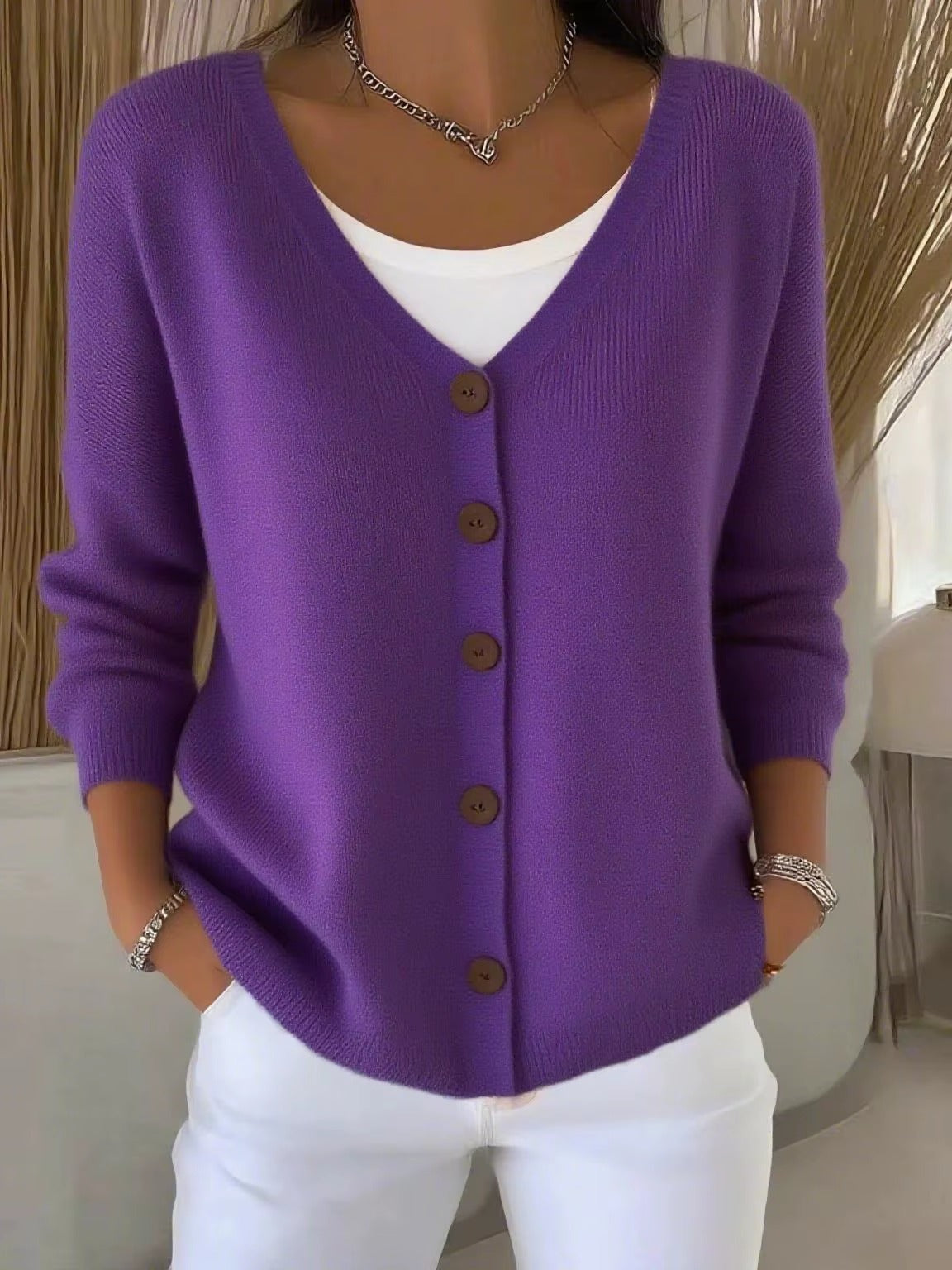 Cardigan Donna Morbido con Scollo a V – Semplice Eleganza per Ogni Giorno – Daniela