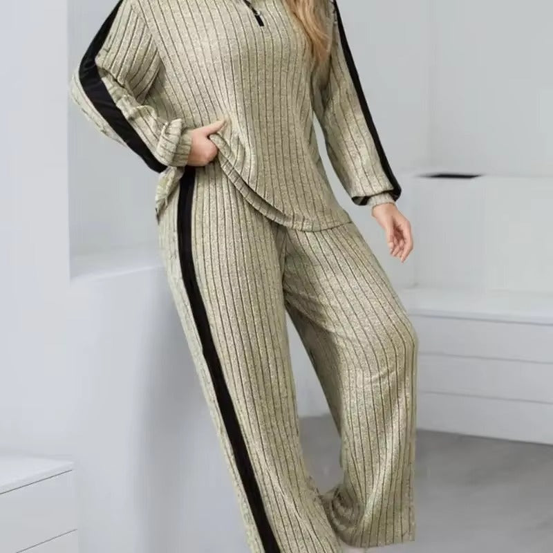 Completo Donna a Coste con Maglia Mezza Zip e Pantaloni a Gamba Larga – Righe Laterali e Comfort – Sabrina