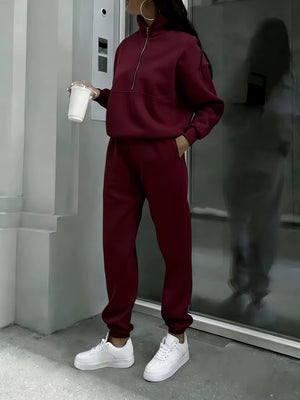 Completo Donna con Felpa Mezza Zip e Pantaloni Jogger – Calore Morbido e Comfort Quotidiano – Emilia