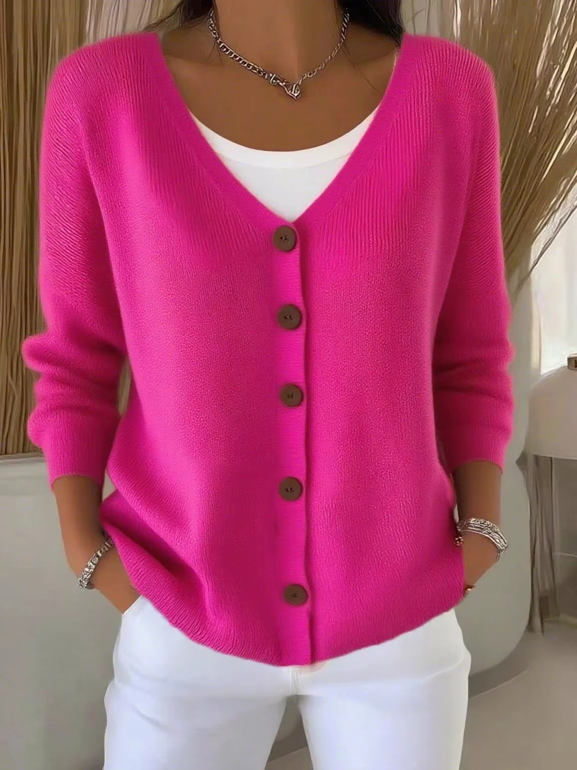 Cardigan Donna Morbido con Scollo a V – Semplice Eleganza per Ogni Giorno – Daniela