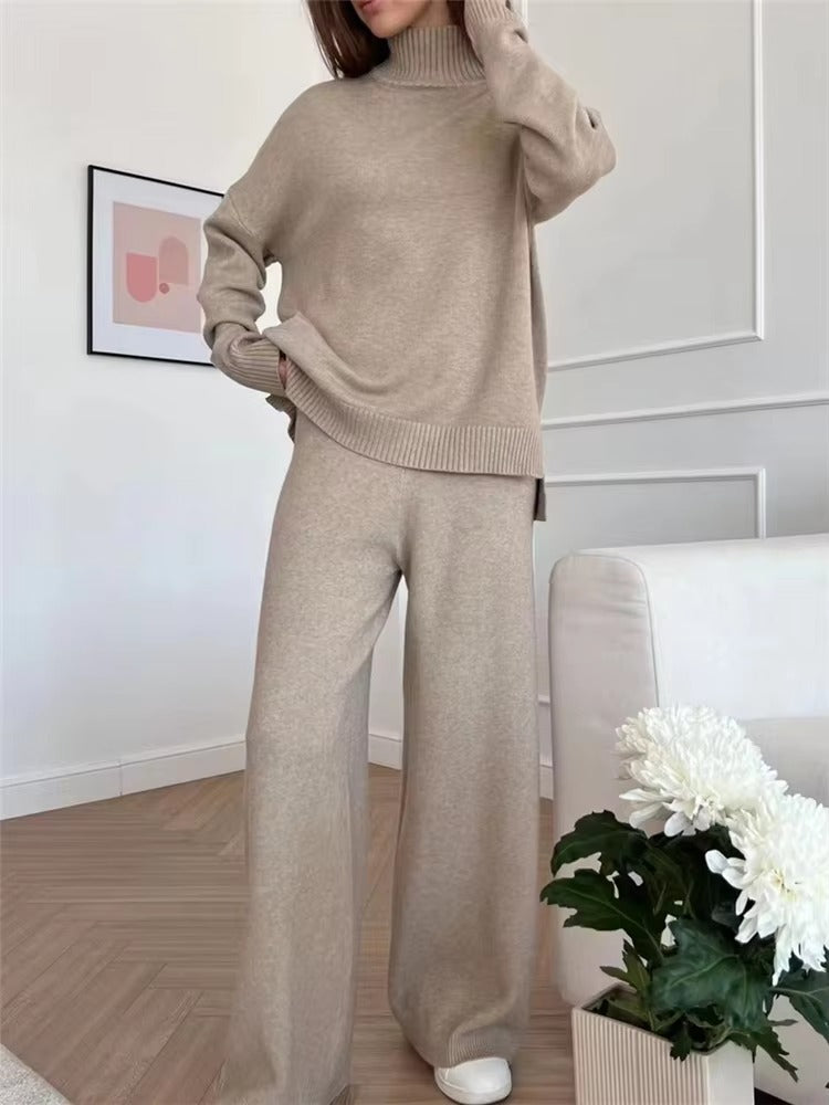 Completo Donna in Maglia con Dolcevita e Pantaloni a Gamba Larga – Morbidezza ed Eleganza Minimal – Martina